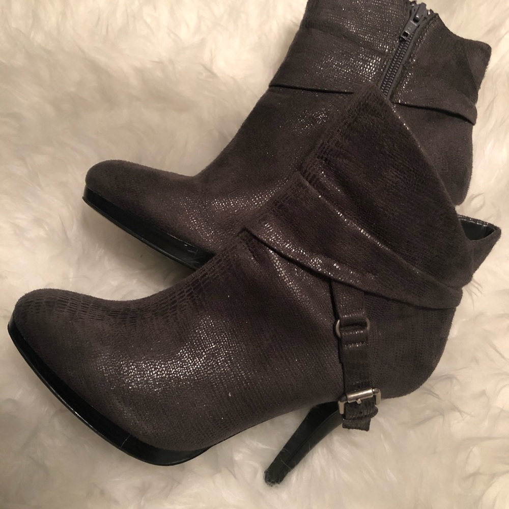 Grey Booties - Picture 4 of 7
